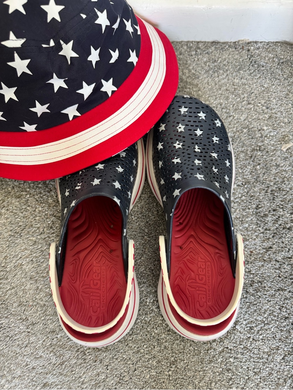 Skechers Cali Gear Women's Size 8
Stars & Stripes Shoes & Bucket Hat Red W & B